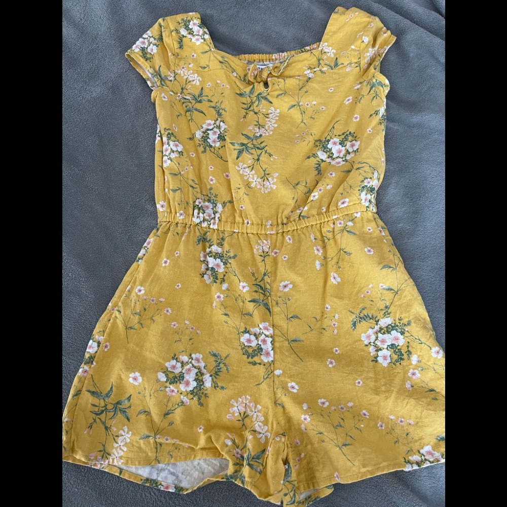Old Navy floral romper sz 14 (XL)